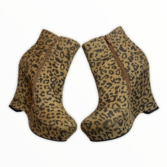 F21 Forever 21 Leopard Print Platform Wedge Boots - Picture 15 of 15